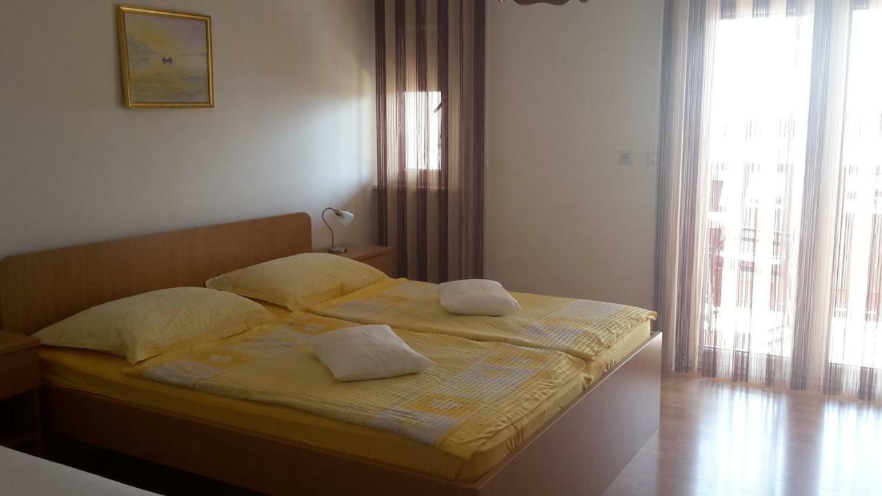 As Brela Hotel Exterior photo